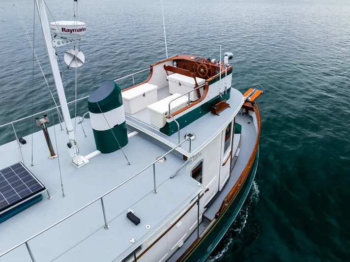 Evergreen Yacht Photos Pics 