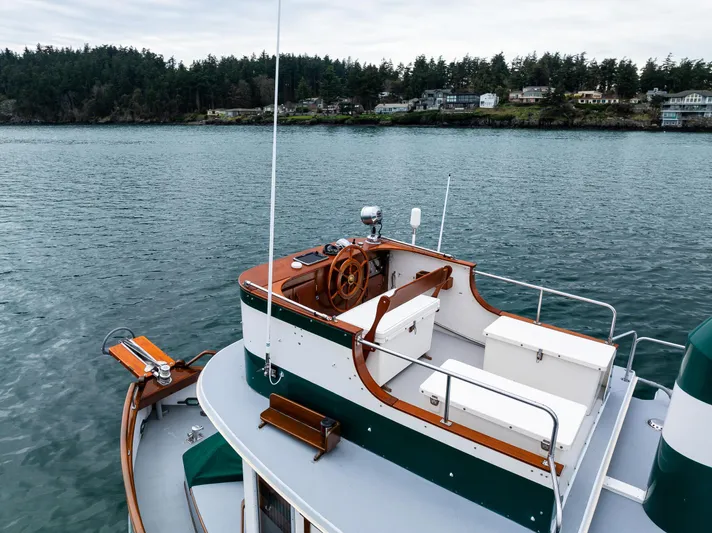 Evergreen Yacht Photos Pics 