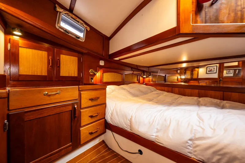 Evergreen Yacht Photos Pics 