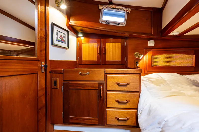 Evergreen Yacht Photos Pics 