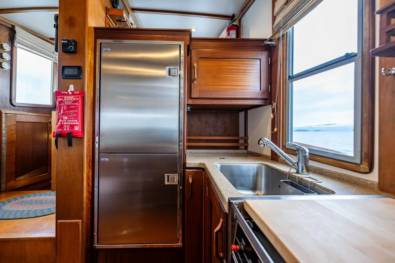 Evergreen Yacht Photos Pics 