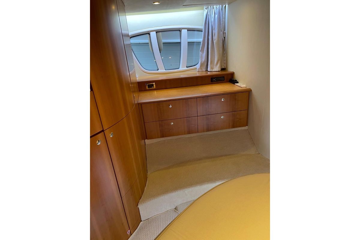 2007 Azimut 57 
