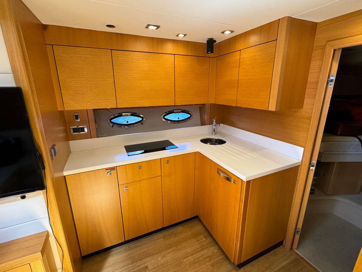 2013 Sunseeker 48 