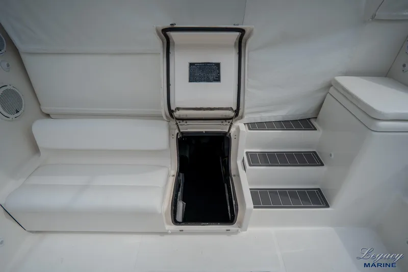 Legacy Yacht Photos Pics 