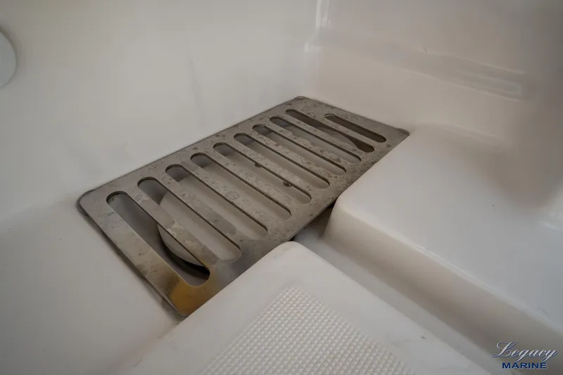 Legacy Yacht Photos Pics 