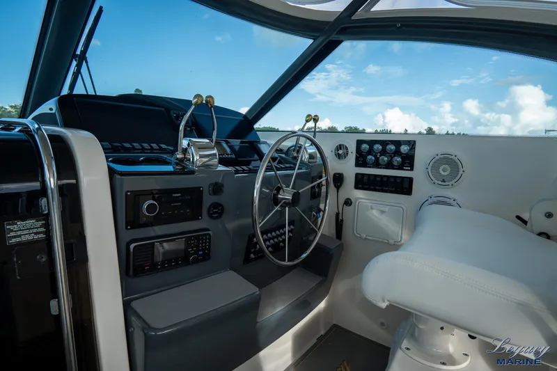 Legacy Yacht Photos Pics 