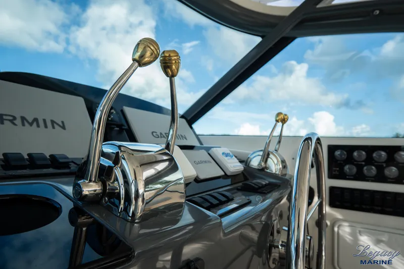 Legacy Yacht Photos Pics 