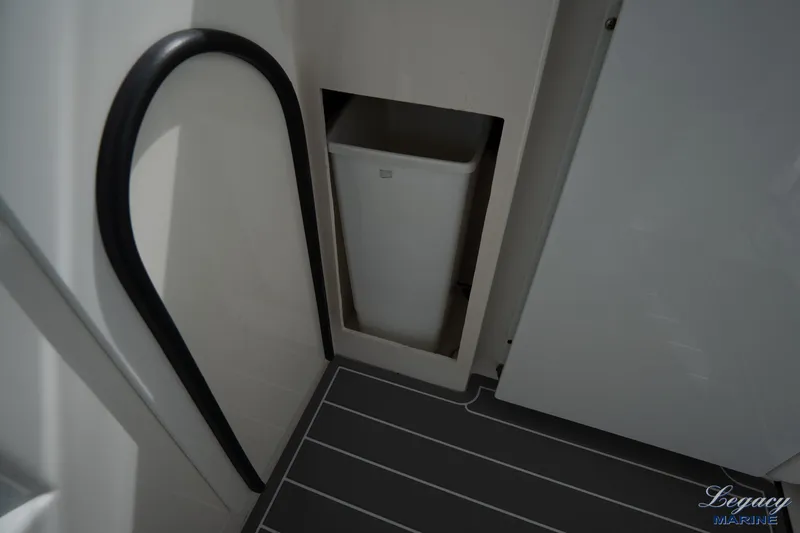 Legacy Yacht Photos Pics 