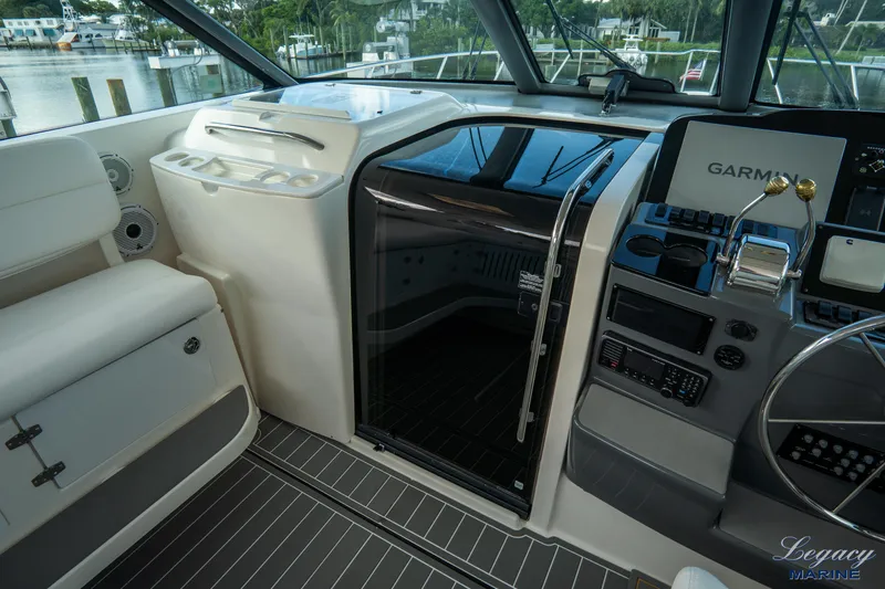 Legacy Yacht Photos Pics 