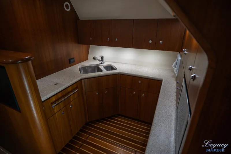 Legacy Yacht Photos Pics 