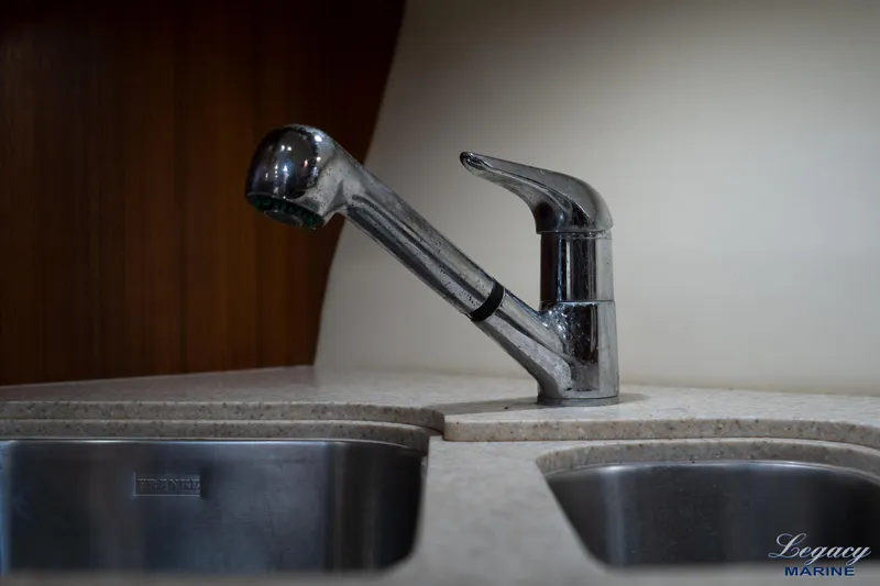 Legacy Yacht Photos Pics 