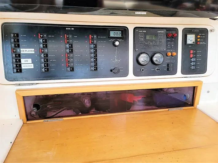 Blue Shadows Yacht Photos Pics 