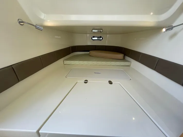  Yacht Photos Pics Chris Craft 30 Catalina- Cabin