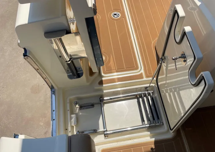  Yacht Photos Pics Chris Craft 30 Catalina- Folding Ladder