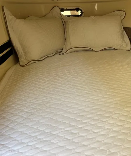  Yacht Photos Pics Chris Craft 30 Catalina- Cabin