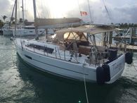 2017 Dufour 382