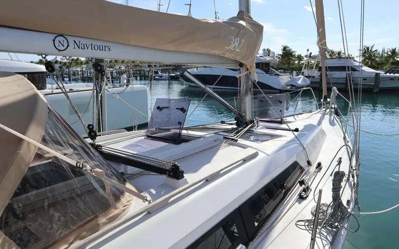 Taonga Yacht Photos Pics 