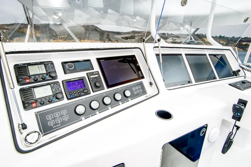 Quest Yacht Photos Pics 