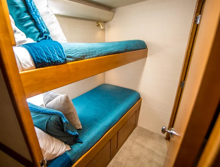 Quest Yacht Photos Pics 