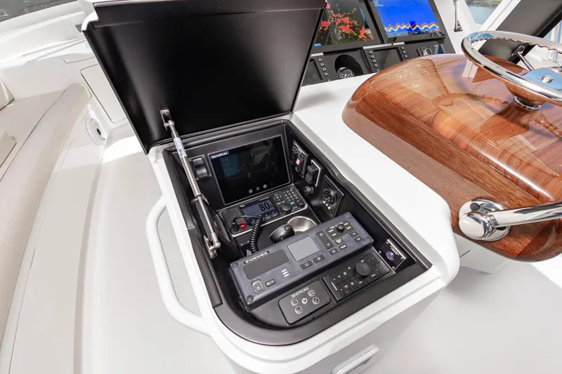 Mercenaria Yacht Photos Pics 