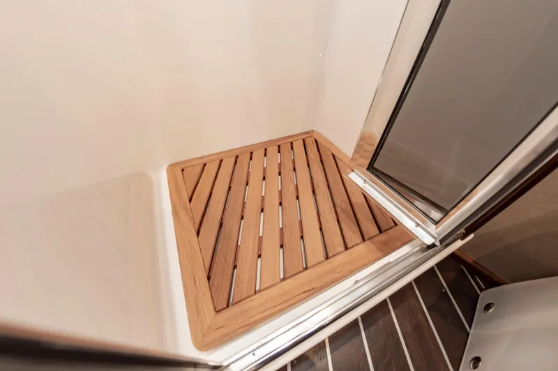 Mercenaria Yacht Photos Pics 