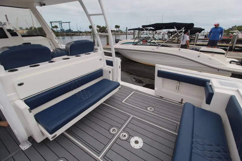 Ohana Yacht Photos Pics Belzona 32 Ohana - Cockpit