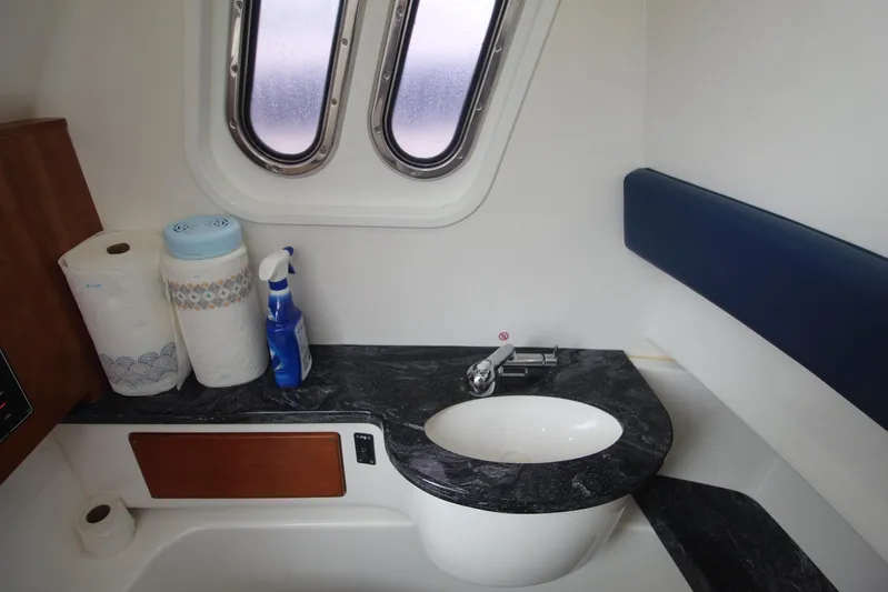 Ohana Yacht Photos Pics Belzona 32 Ohana - Head