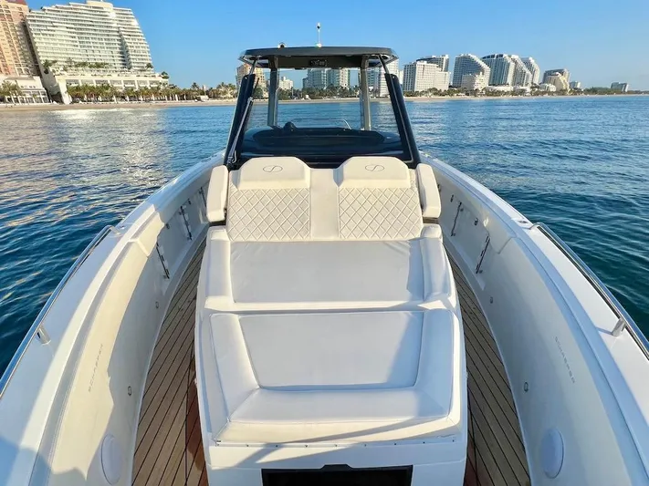  Yacht Photos Pics Manufacturer Provided Image