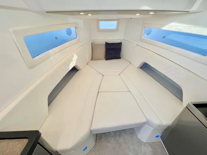  Yacht Photos Pics Manufacturer Provided Image