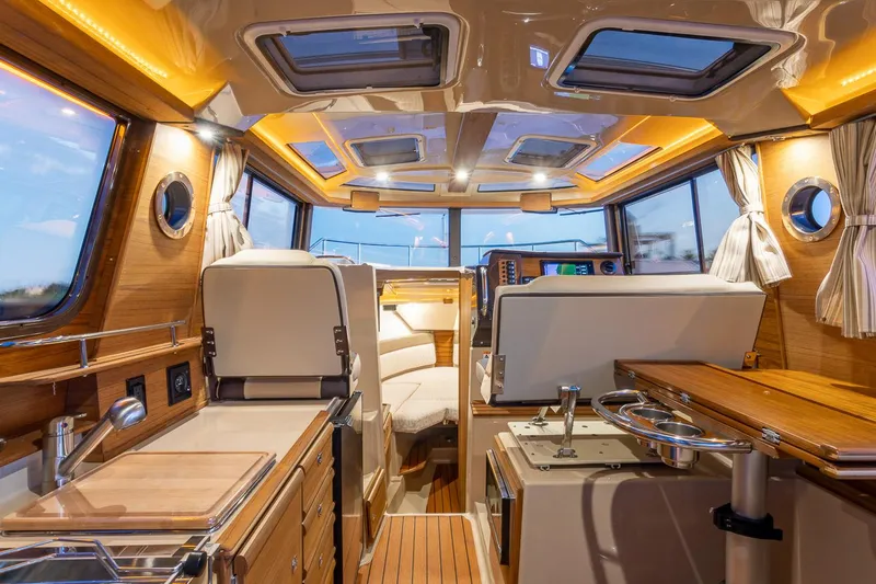  Yacht Photos Pics Manufacturer Provided Image