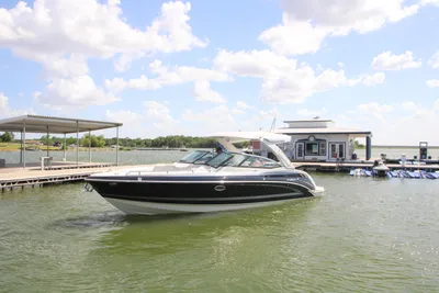 Formula 330 Crossover Bowrider