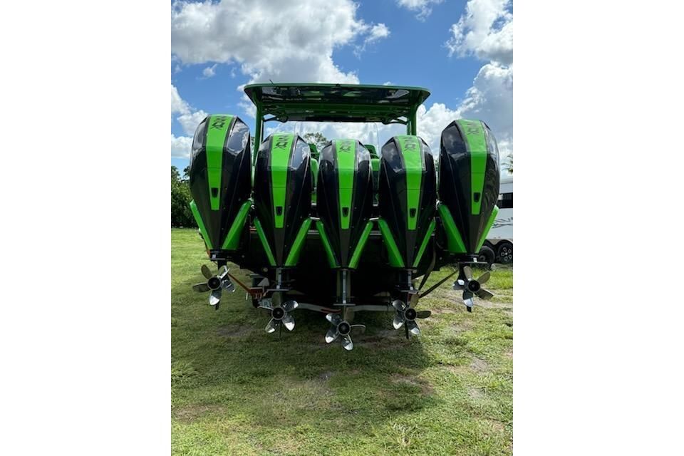 2020 Midnight Express 43 