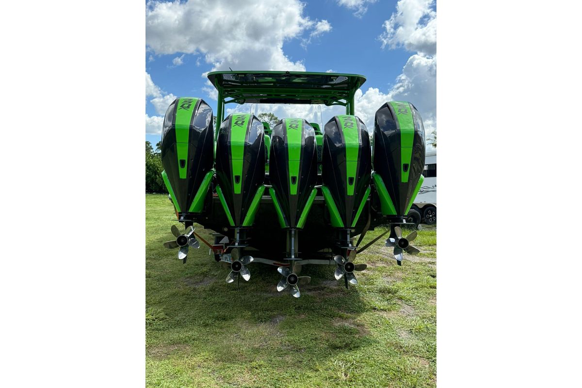 2020 Midnight Express 43 