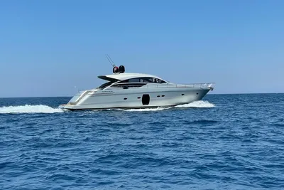 Pershing 64
