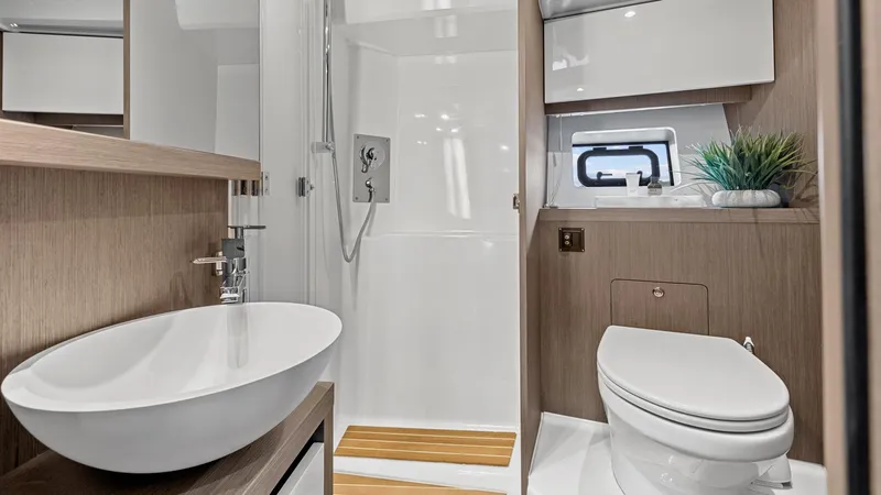 Trade Boat Yacht Photos Pics 2022 Beneteau Gran Tourismo 45