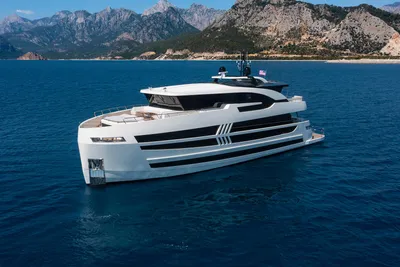 2021 Lazzara UHV 87