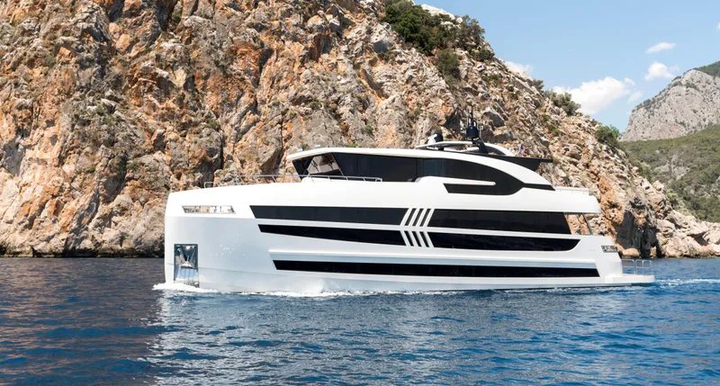 Uhv90 Yacht Photos Pics Manufacturer Provided Image