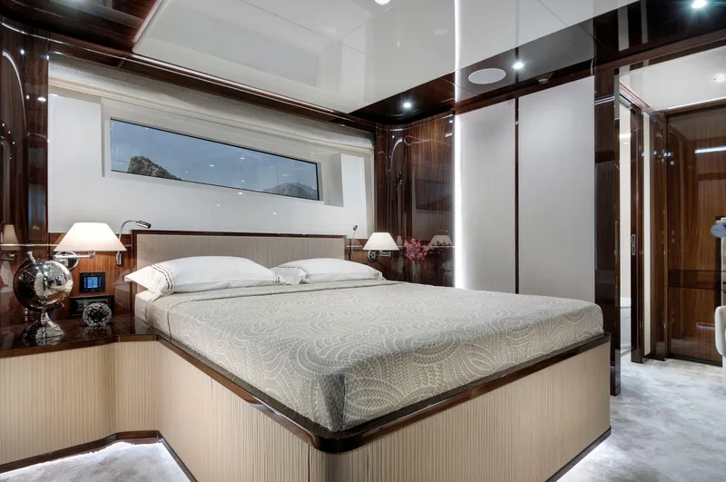 Uhv90 Yacht Photos Pics Manufacturer Provided Image