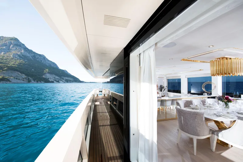 Uhv90 Yacht Photos Pics Manufacturer Provided Image