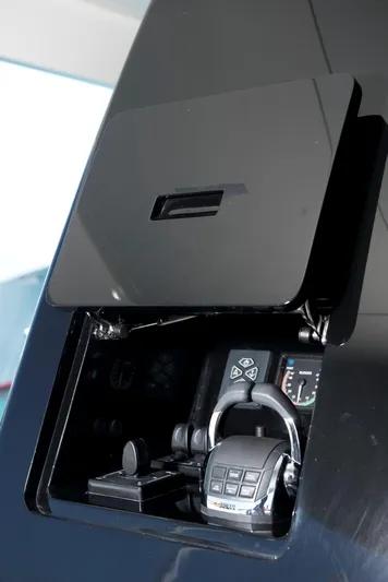 Uhv90 Yacht Photos Pics Manufacturer Provided Image