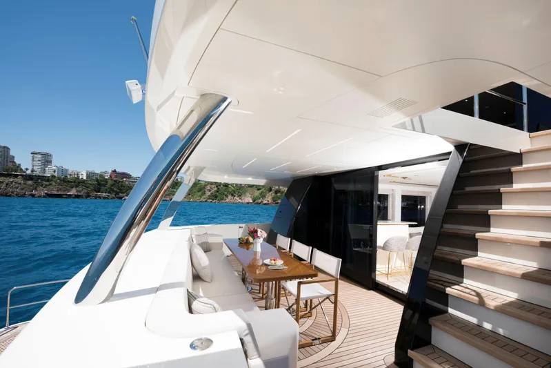 Uhv90 Yacht Photos Pics Manufacturer Provided Image