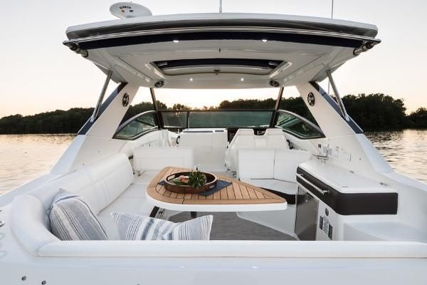 2021 Sea Ray Sundancer 320