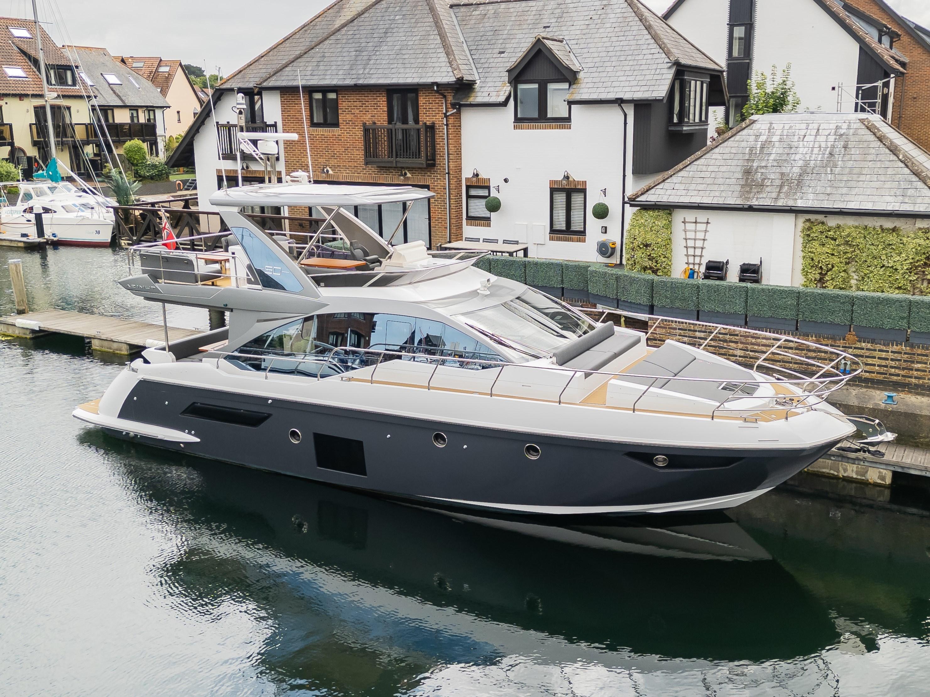 Used Azimut 50 Flybridge in Hampshire - iNautia