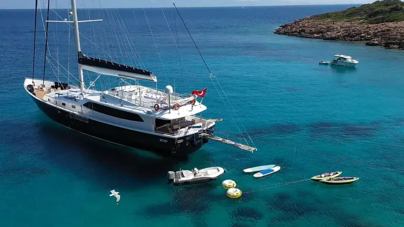 Gulmaria Yacht Photos Pics 