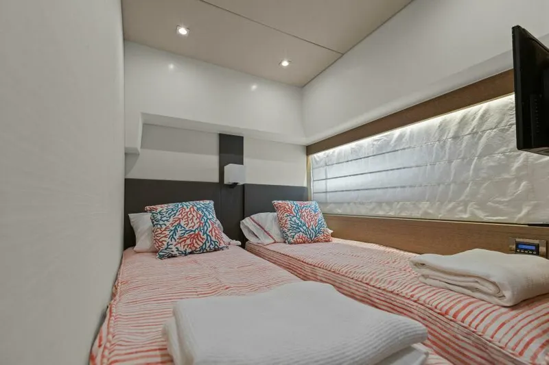 Yee Yee Yacht Photos Pics 