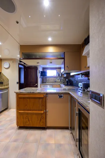 Uh Oh Yacht Photos Pics 