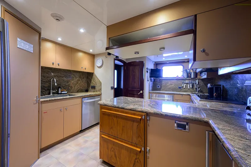 Uh Oh Yacht Photos Pics 