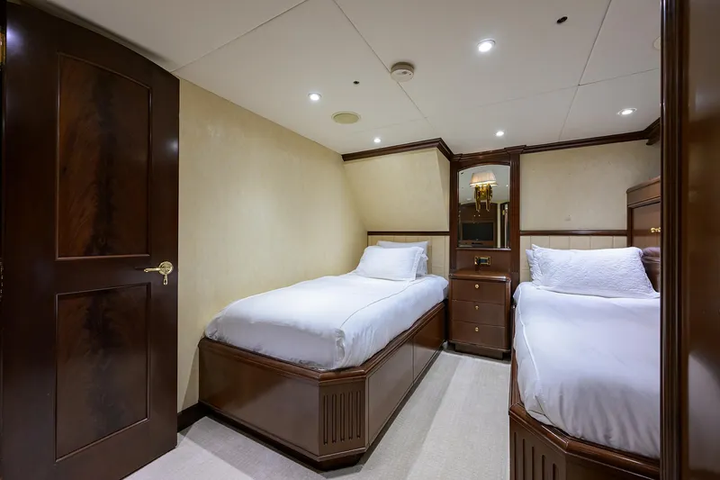 Uh Oh Yacht Photos Pics 