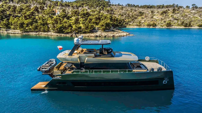 60 Yacht Photos Pics 