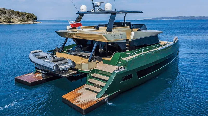 60 Yacht Photos Pics 